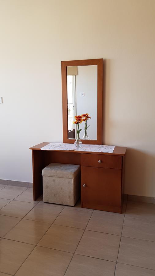 Lazaros Pissouri Apartments Extérieur photo