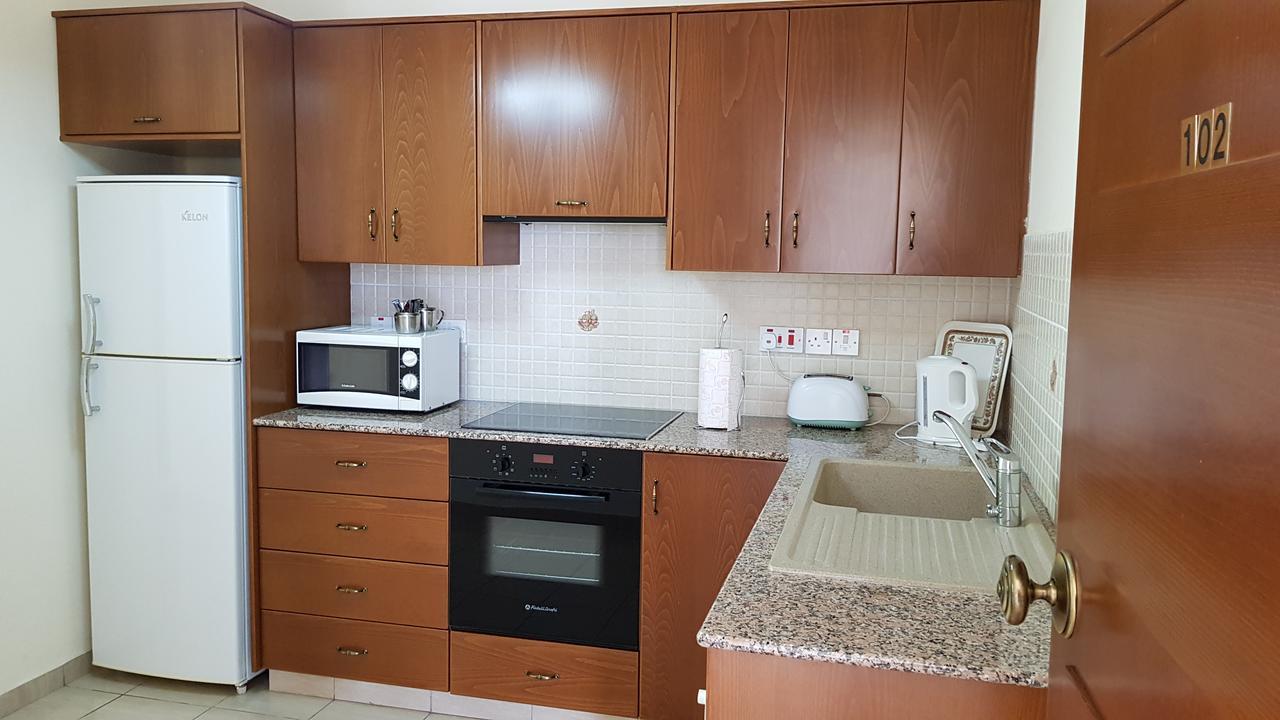 Lazaros Pissouri Apartments Extérieur photo